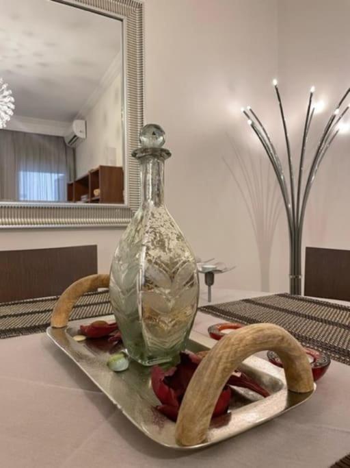 Crimson Suite: 1-Bedroom Apartment In Thessaloniki Buitenkant foto