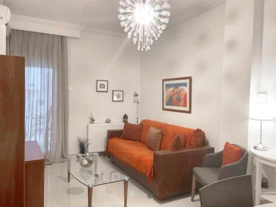 Crimson Suite: 1-Bedroom Apartment In Thessaloniki Buitenkant foto